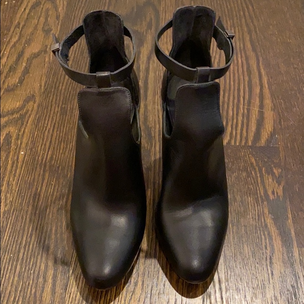 Size 7.5 VINCE heels - Picture 2 of 3